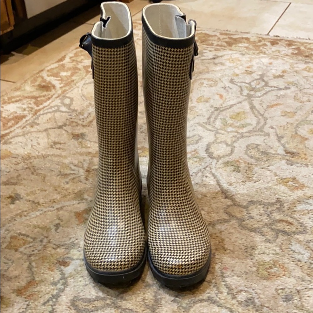 Rain boots